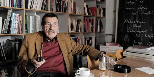 Oct. 15, 2009 - FILE photo of German writer and Nobel price laureate for literature Guenter Grass in the library of Steidl publishers in Goettingen, Germany. Nobel laureate Grass has died, his publishing house confirmed Monday. He was 87.