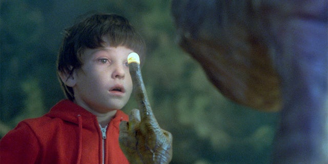 Henry Thomas on the set of 'E.T.'