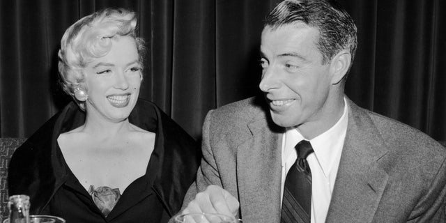 Marilyn Monroe and Joe DiMaggio were married from 1954 tot 1955.