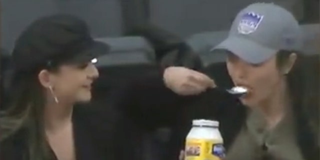 In a video that has gone viral on Twitter, a spectator at the Detroit Pistons verse Sacramento Kings game Monday night was spotted eating mayonnaise.