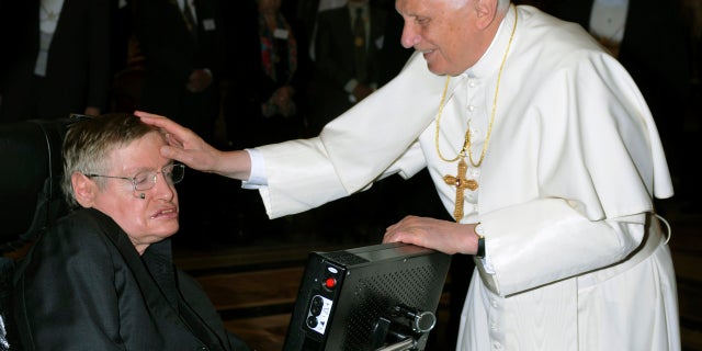 Stephen Hawking with Pope Benedict XVI.