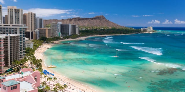 waikiki diamond head resort beach in honolulu hawaii