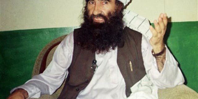 August 1998: Jalaluddin Haqqani, then Taliban Army Supreme Commander, talks to reporters in Miram Shah, Waziristan, Pakistan.
