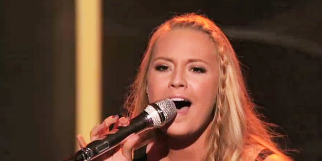 Janelle Arthur performs on "American Idol."