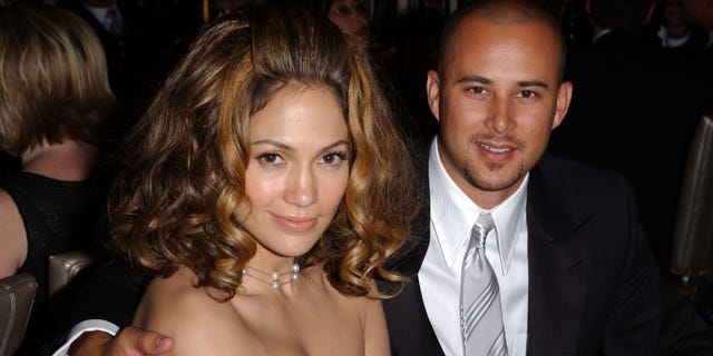 Jennifer Lopez and husband Chris Judd at the Governors Ball following the 74th Annual Academy Awards at the kodak Theater in Hollwood, Ca., 3/24/02. Photo by Frank Micelotta/ImageDirect.