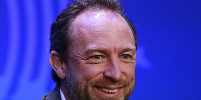 Salah satu pendiri Wikipedia Jimmy Wales meluncurkan jejaring sosial amal, layanan telepon