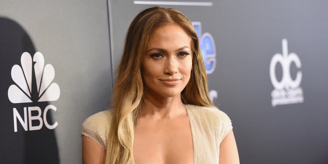 BEVERLY HILLS, CA - DECEMBER 18:  Singer/actress Jennifer Lopez attends the PEOPLE Magazine Awards at The Beverly Hilton Hotel on December 18, 2014 in Beverly Hills, California.  (Photo by Jason Merritt/Getty Images)