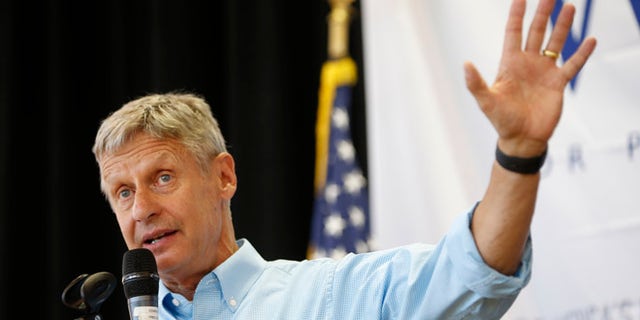 SALT LAKE CITY, UT - AUGUST 6: Libertarian presidential candidate Gary Johnson talks to a crowd of supporters at a rally on August 6, 2015 in Salt Lake City, Utah. Johnson has spent the day campaigning in Salt Lake City, the home town of former republican presidential candidate Mitt Romney.  (Photo by George Frey/Getty Images)