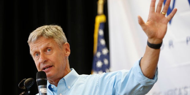 SALT LAKE CITY, UT - AUGUST 6: Libertarian presidential candidate Gary Johnson talks to a crowd of supporters at a rally on August 6, 2015 in Salt Lake City, Utah. Johnson has spent the day campaigning in Salt Lake City, the home town of former republican presidential candidate Mitt Romney. (Photo by George Frey/Getty Images)