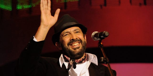 SANTA CRUZ DE TENERIFE, SPAIN - FEBRUARY 26: Singer Juan Luis Guerra attends Cadena Dial Awards 2007 on February 26 at Santa Cruz de Tenerife Auditorium in Tenerife, Spain (Photo by Carlos Alvarez/Getty Images)