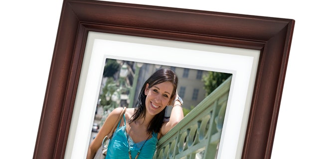 Some frames use LCD panels with fewer pixels than others. This means they can’t display as much detail as frames with higher resolutions, such as the Kodak EasyShare D830 8-inch digital frame with its 800 by 600 resolution.