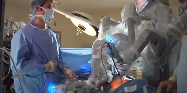 (AP Photo/Courtesy of Intuitive Surgical, Inc.)