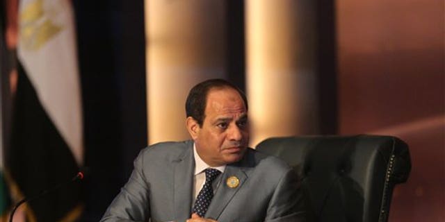 Egyptian President Abdel Fattah el-Sisi chairs an Arab foreign ministers meeting during summit in Sharm el-Sheikh, South Sinai, Egypt, Sunday, March 29, 2015.