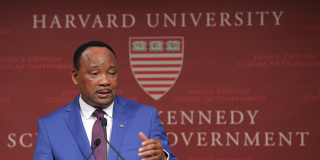 Issoufou Mahamadou, President of Niger, speaks at the John F. Kennedy School of Government at Harvard University in Cambridge, Massachusetts April 3, 2015.  REUTERS/Brian Snyder - RTR4W1WZ