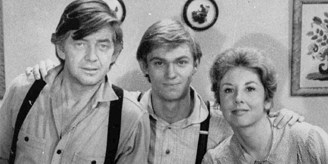 Ralph Waite, Richard Thomas and Michael Learned.