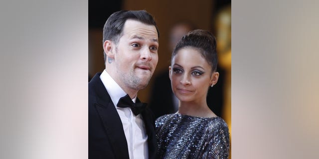 Nicole Richie and her fiancee musician Joel Madden arrive at the 82nd Academy Awards in Hollywood, March 7, 2010. REUTERS/Lucas Jackson (UNITED STATES) (OSCARS-ARRIVALS - Tags: ENTERTAINMENT HEADSHOT)