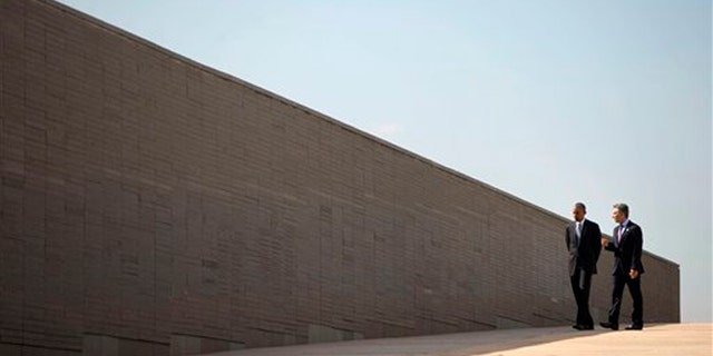 Presidents Obama and Macri visit Parque de la Memoria in Buenos Aires, Argentina, March 24, 2016.