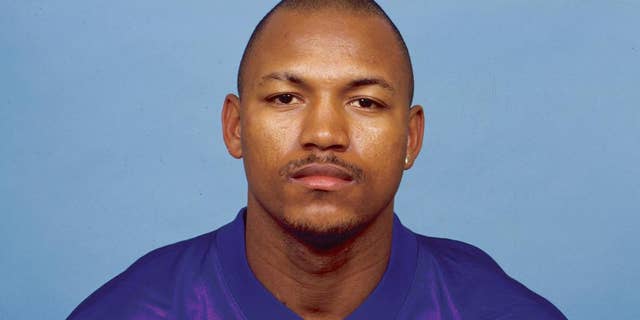 This 1999 photo provided by the NFL shows then-Minnesota Vikings football player Orlando Thomas. Thomas died Sunday night, Nov. 9, 2014, in his hometown of Crowley, La., of complications from ALS. He was 42. (AP Photo/NFL Photos)