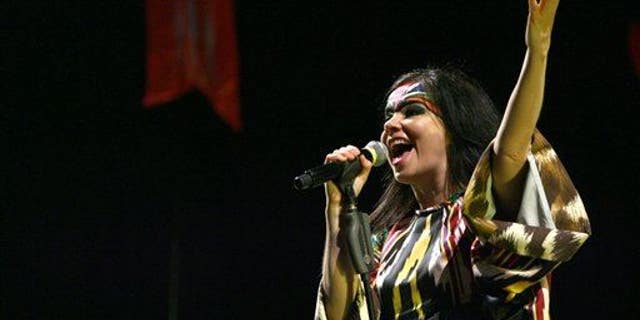 Bjork performs in Shanghai.