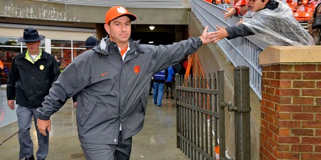 The ACC Gridiron LIVE team -- including former Clemson coach Tommy Bowden -- discusses Dabo Swinney's reaction to being asked about "Clemsoning."