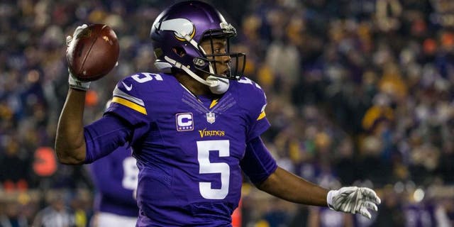 Minnesota Vikings quarterback Teddy Bridgewater throws during the first half against the New York Giants at TCF Bank Stadium in Minneapolis on Sunday, Dec. 27, 2015.