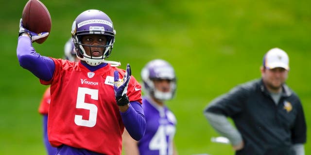 EDEN PRAIRIE, MN - MAY 16: Teddy Bridgewater #5 of the Minnesota Vikings runs a drill during rookie minicamp on May 16, 2014 at Winter Park in Eden Prairie, Minnesota. (Photo by Hannah Foslien/Getty Images)