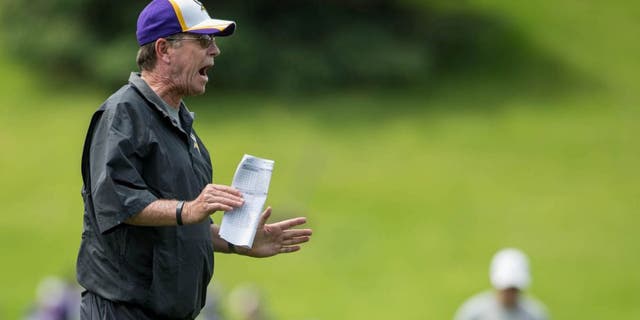 Jun 17, 2014; Eden Prairie, MN, USA; Minnesota Vikings offensive coordinator Norv Turner speaks to his team at practice at Winter Park.
