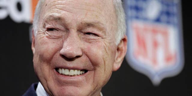 FILE - In this Feb. 2, 2011, file photo, NFL Hall of Fame quarterback Bart Starr smiles during an NFL football news conference in Dallas. Hall of Fame quarterback and Green Bay Packers great Bart Starr is recovering from a mild stroke. Starr’s family said Wednesday, Sept. 10, 2014 in a statement released by the Packers that Starr had the stroke last week. They say the 80-year-old Starr is “very functional” and making progress every day, and that doctors are confident he will make a full recovery. (AP Photo/David J. Phillip, File)