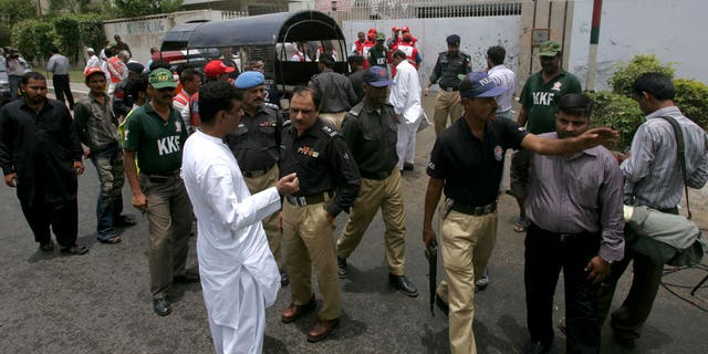 Officials Say Militants Raid Pakistani Police Station, Killing 10 | Fox ...