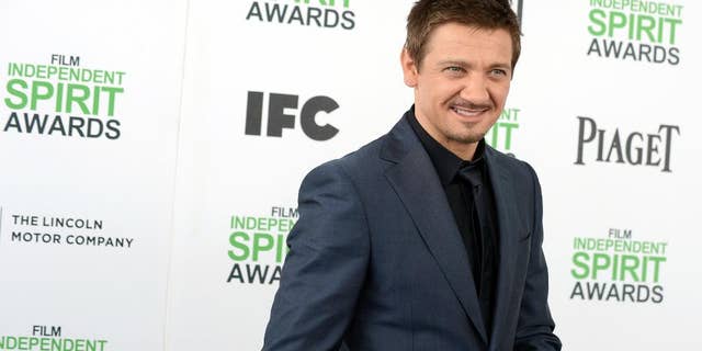 Jeremy Renner arrives at the 2014 Film Independent Spirit Awards, in Santa Monica, Calif. 