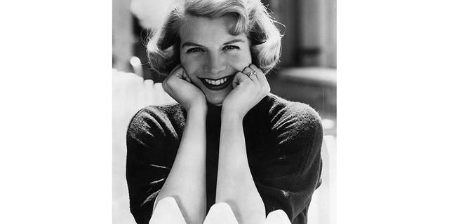 Singer Rosemary Clooney, the 1950s pop crooner and actress who found a second act as a jazz song stylist in the last 25 years of her life, died June 29, 2002 at the age of 74 at her Beverly Hills home, surrounded by family.