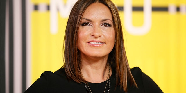 Actress Mariska Hargitay arrives at the 2015 MTV Video Music Awards in Los Angeles, California, August 30, 2015. REUTERS/Danny Moloshok - RTX1QBZX