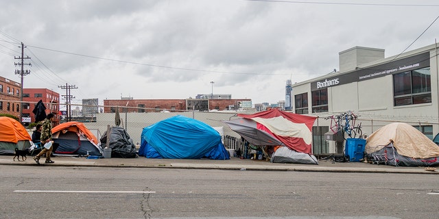 California to shut down large homeless site at Oakland Home Depot | Fox ...