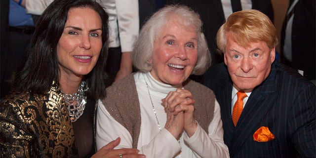 Doris Day (center) with admirers.