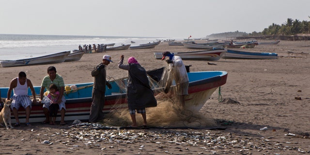 Migrants fleeing El Salvador.