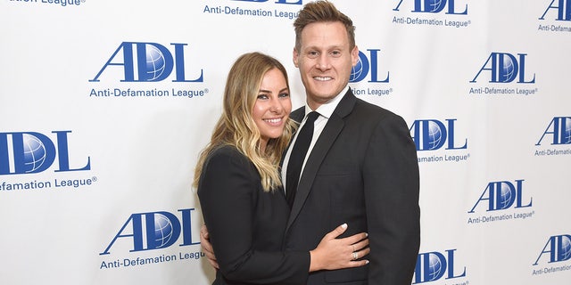 Trevor Engelson married Tracey Kurland in 2019.