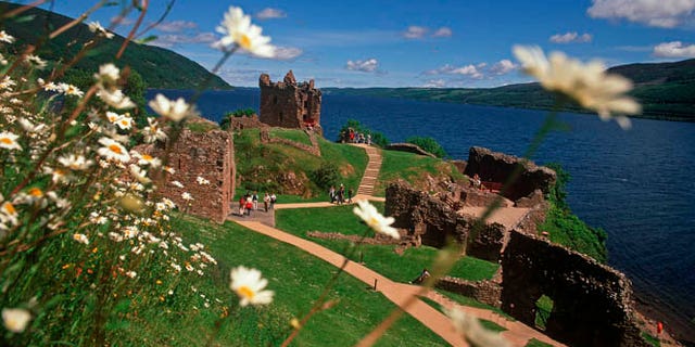 URQUHART CASTLE (HISTORIC SCOTLAND) BESIDE LOCH NESS, NEAR DRUMNADROCHIT, HIGHLANDS.
PIC: P TOMKINS/VISITSCOTLAND/SCOTTISH VIEWPOINT
Tel: +44 (0) 131 622 7174
Fax: +44 (0) 131 622 7175
E-Mail : info@scottishviewpoint.com
This photograph can not be used without prior permission from Scottish Viewpoint.