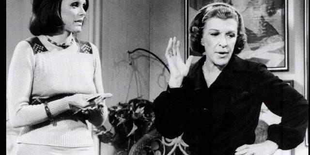 Valerie Harper and Nancy Walker as Rhoda Morgenstern and Mom, scene from TV series "Rhoda."