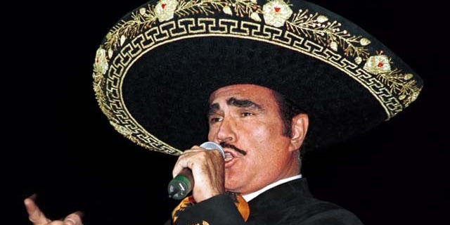 Vicente Fernández performs at the Madison Square Garden in New York City, on October 21, 2000.