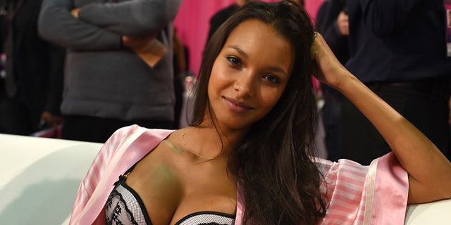NEW YORK, NY - NOVEMBER 10:  Lais Ribeiro is seen backstage before the 2015 Victoria's Secret Fashion Show at Lexington Avenue Armory on November 10, 2015 in New York City.  (Photo by Dimitrios Kambouris/Getty Images for Victoria's Secret)