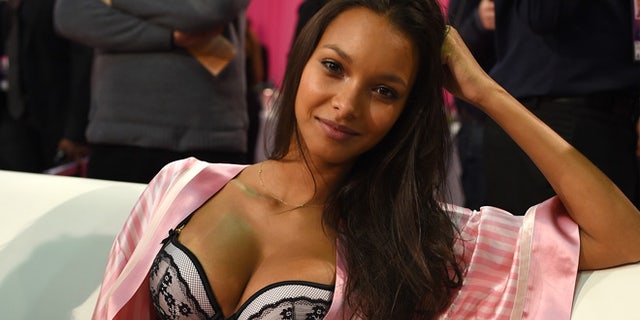 NEW YORK, NY - NOVEMBER 10: Lais Ribeiro is seen backstage before the 2015 Victoria's Secret Fashion Show at Lexington Avenue Armory on November 10, 2015 in New York City. (Photo by Dimitrios Kambouris/Getty Images for Victoria's Secret)