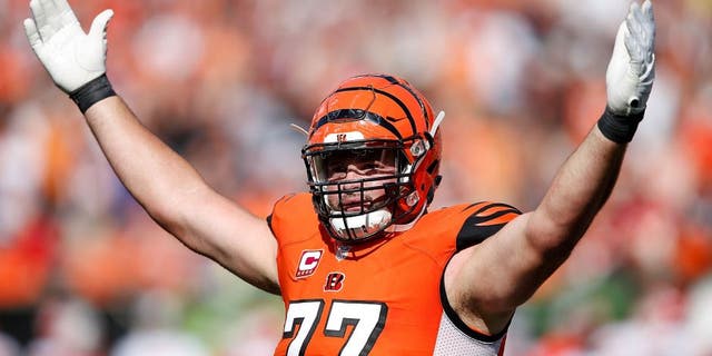 CINCINNATI, OH - OCTOBER 4: Andrew Whitworth #77 of the Cincinnati Bengals attempts to excite the crowd during the third quarter of the game against the Kansas City Chiefs at Paul Brown Stadium on October 4, 2015 in Cincinnati, Ohio. (Photo by Joe Robbins/Getty Images)