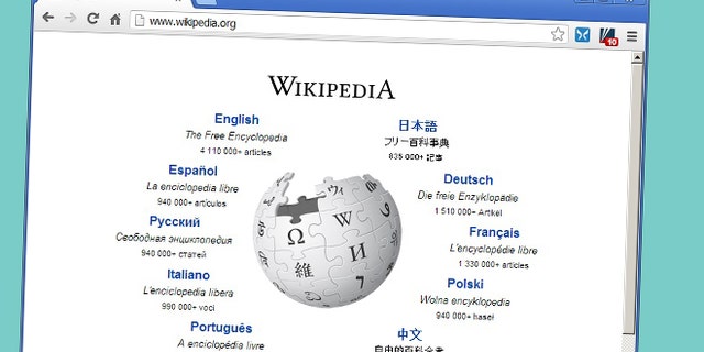A web browser visits the home page of Wikipedia.org.
