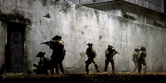 ZERO DARK THIRTY. (2012)
