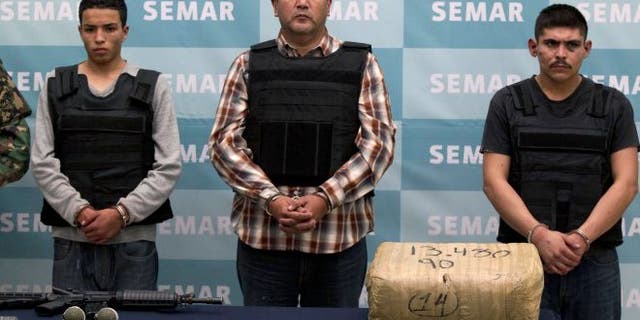 Zetas drug cartel leader Iván “El Taliban” Velázquez Caballero (center). AP file photo.