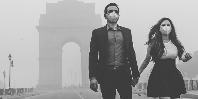 The photographer claims that he did not edit the pictures from this New Delhi series.