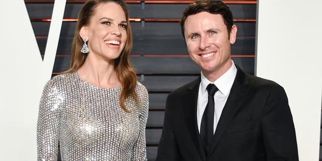 Hilary Swank and Ruben Torres attend the Vanity Fair Fair Oscar Party in Beverly Hills, Calif., on Feb. 28, 2016.