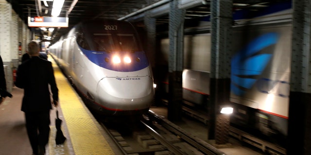 baf61fa9-Amtrak acela