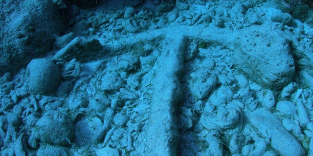 The anchor discovered off the Turks and Caicos Islands ("Cooper's Treasure"/Discovery Communications)