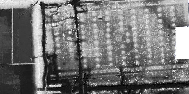 The laser scanning revealed "dome field" near the exit of the east Baray water reservoir at Angkor in Cambodia. The field has a 10 x 10 grid of earthen mounds.